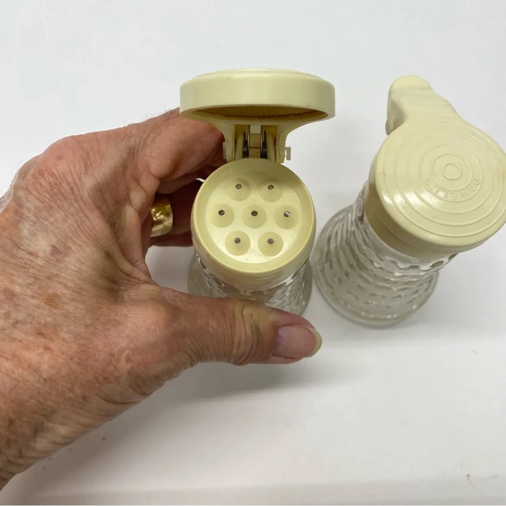 Vintage Daniells Salt and Pepper Shakers Set Beige Top Glass Bottom Plastic Tops